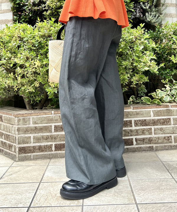 篠崎 香月さんの「BEAMS WOMEN｜Demi-Luxe BEAMS / ノースリーブ ペプラム ニットプルオーバー」を使ったコーディネート