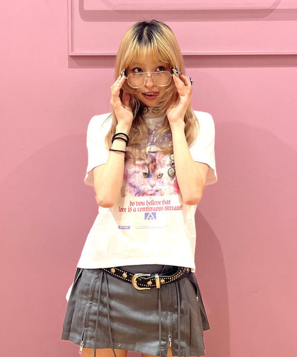 コスゲさんの「BEAMS WOMEN｜▲Dr.Martens / 1B60 BEX 20 ホール ブーツ」を使ったコーディネート