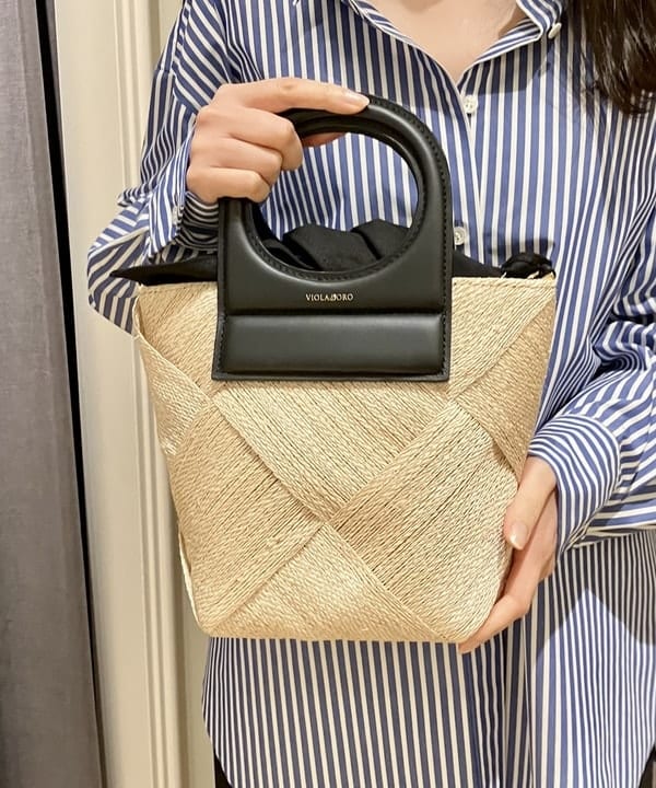 りえさんの「BEAMS WOMEN｜Demi-Luxe BEAMS / ピンタック ジャージー パンツ」を使ったコーディネート