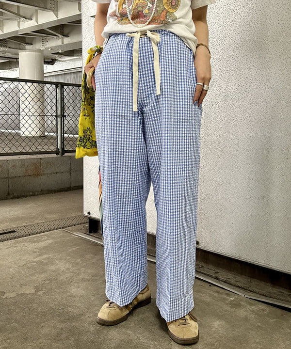 ナツハさんの「BEAMS WOMEN｜BEAMS BOY / 晴雨兼用 カラフル 長傘」を使ったコーディネート