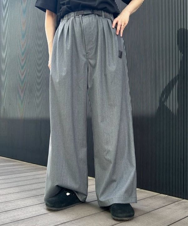 清水 彩乃さんの「BEAMS WOMEN｜Manhattan Portage / 別注 MP1603-3EMB-BMB」を使ったコーディネート