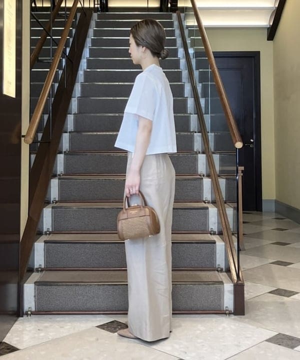 蒲原 捺美さんの「BEAMS WOMEN｜Demi-Luxe BEAMS / モックネック ショート Tシャツ」を使ったコーディネート