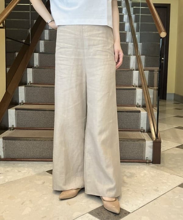 蒲原 捺美さんの「BEAMS WOMEN｜Demi-Luxe BEAMS / モックネック ショート Tシャツ」を使ったコーディネート