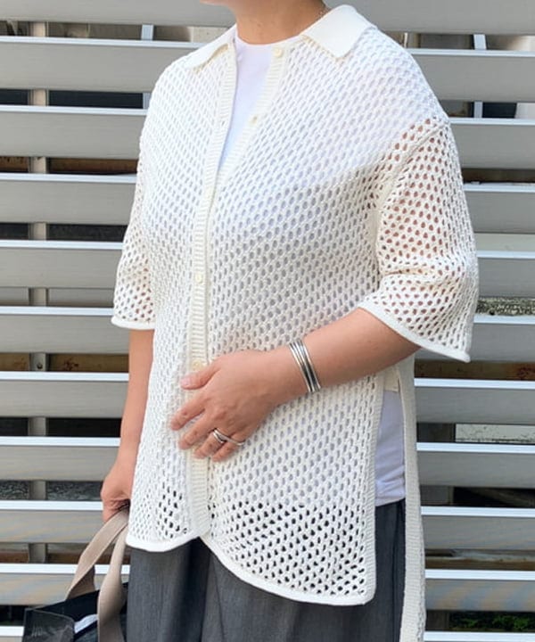 藤井 裕実子さんの「BEAMS WOMEN｜Demi-Luxe BEAMS / メッシュ ポロ襟 ボタンニット」を使ったコーディネート