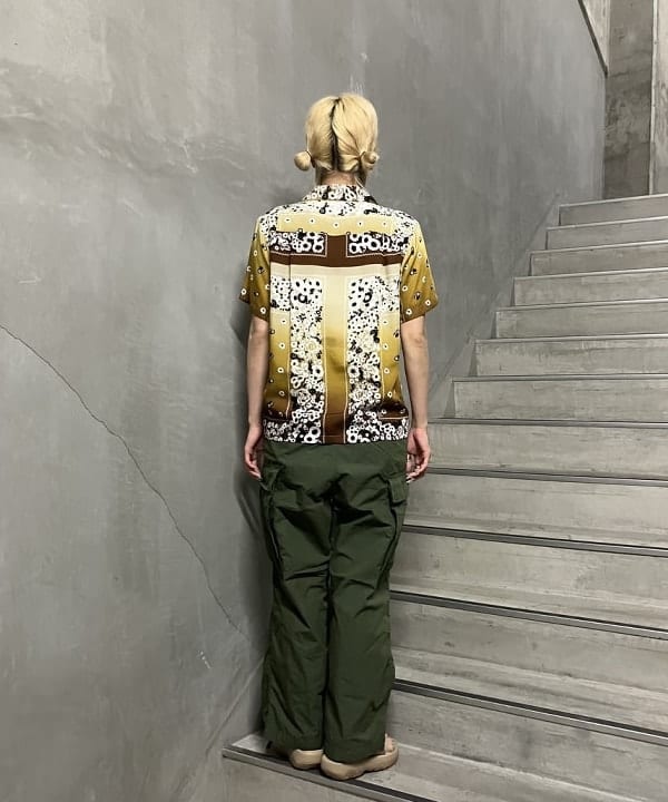 シマダリツコさんの「BEAMS WOMEN｜BEAMS / ビッグ 6ポケット カーゴパンツ」を使ったコーディネート