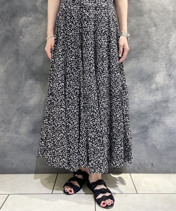 高木 菜央さんの「BEAMS WOMEN｜Demi-Luxe BEAMS / ドルマンスリーブ ショート カーディガン」を使ったコーディネート