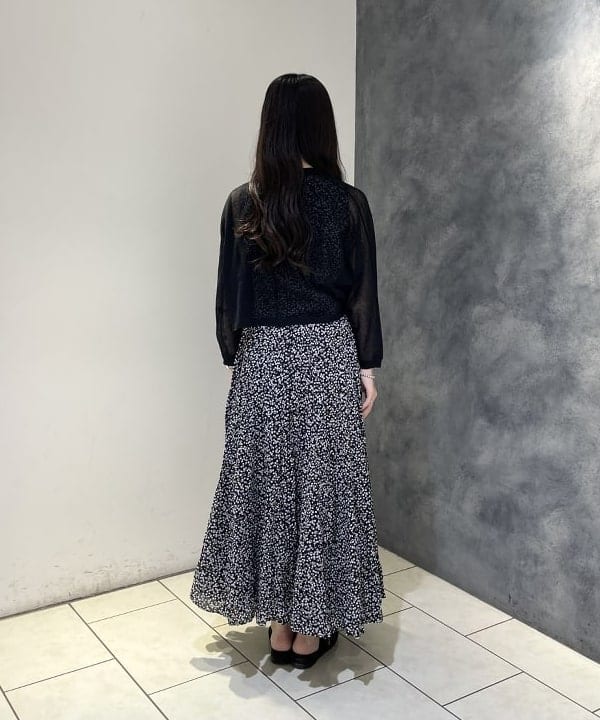 高木 菜央さんの「BEAMS WOMEN｜Demi-Luxe BEAMS / ドルマンスリーブ ショート カーディガン」を使ったコーディネート
