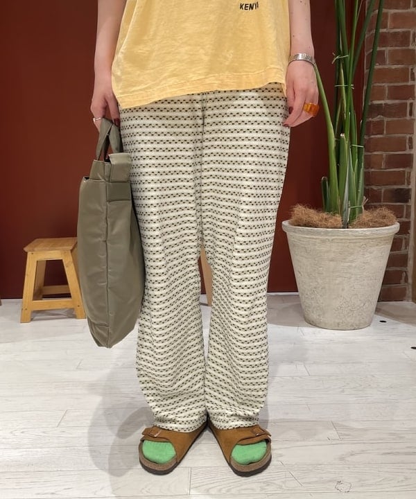 クロサワさんの「BEAMS WOMEN｜SLOW_NY_HELMET」を使ったコーディネート