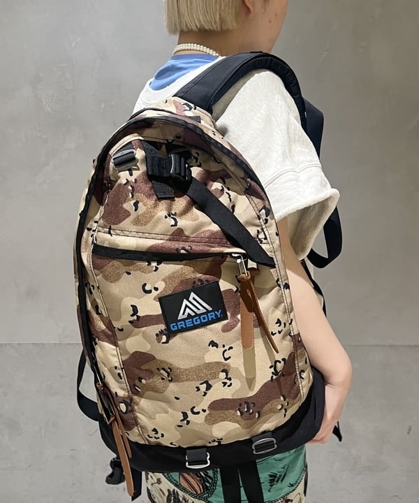 yokoyama shionさんの「BEAMS WOMEN｜BEAMS BOY / 樹脂 パール ロング ネックレス」を使ったコーディネート