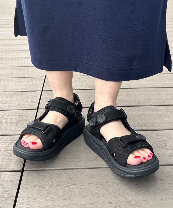 清水 彩乃さんの「BEAMS WOMEN｜MBT / KISUMU CLASSIC」を使ったコーディネート