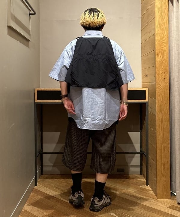 三宅 康平さんの「BEAMS WOMEN｜BEAMS / イージーフィット ボタンダウン シャツ」を使ったコーディネート