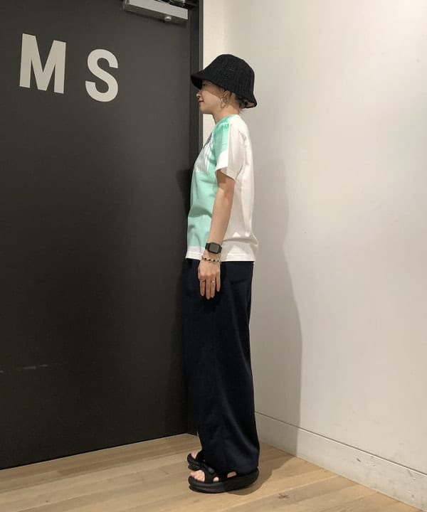 おはぎ(萩原)さんの「BEAMS WOMEN｜MBT / KISUMU CLASSIC」を使ったコーディネート