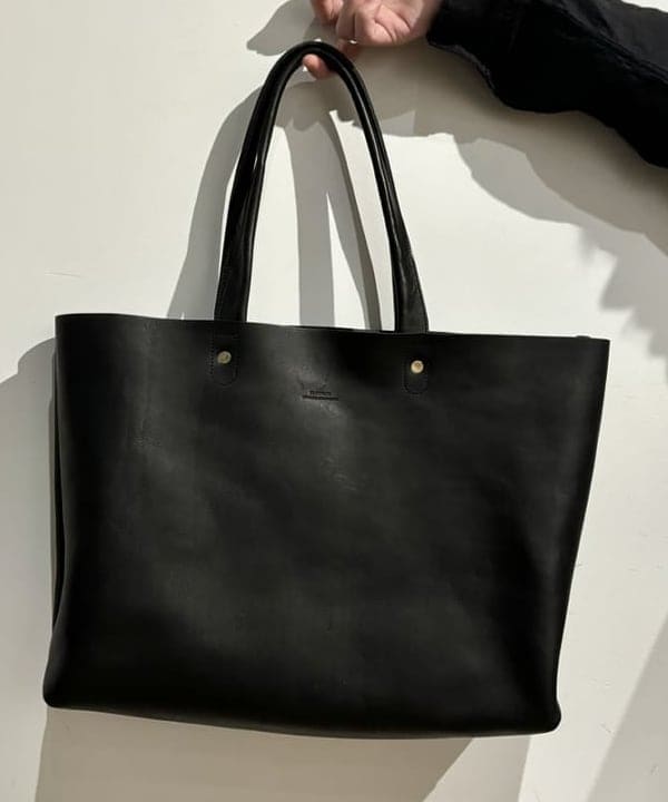 井上 隆司さんの「BEAMS WOMEN｜SLOW/ 別注 TOTE」を使ったコーディネート
