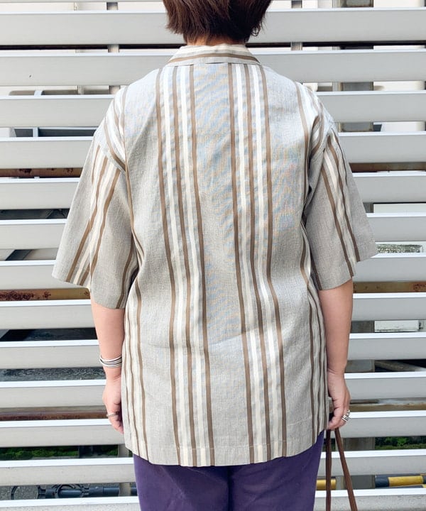 藤井 裕実子さんの「BEAMS WOMEN｜Demi-Luxe BEAMS / リネン混 ストライプ シャツ」を使ったコーディネート