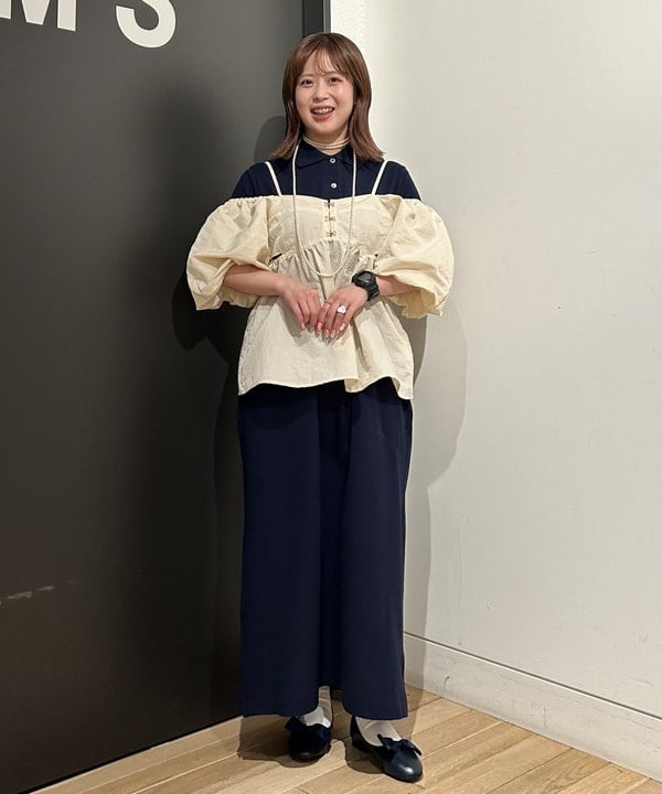 安藤 菜央さんの「BEAMS WOMEN｜BEAMS BOY / 樹脂 パール ロング ネックレス」を使ったコーディネート