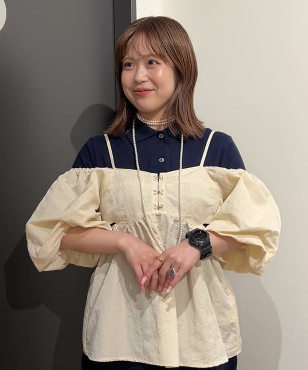 安藤 菜央さんの「BEAMS WOMEN｜BEAMS BOY / 樹脂 パール ロング ネックレス」を使ったコーディネート