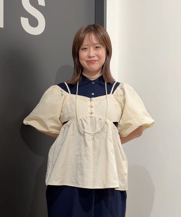 安藤 菜央さんの「BEAMS WOMEN｜BEAMS BOY / 樹脂 パール ロング ネックレス」を使ったコーディネート