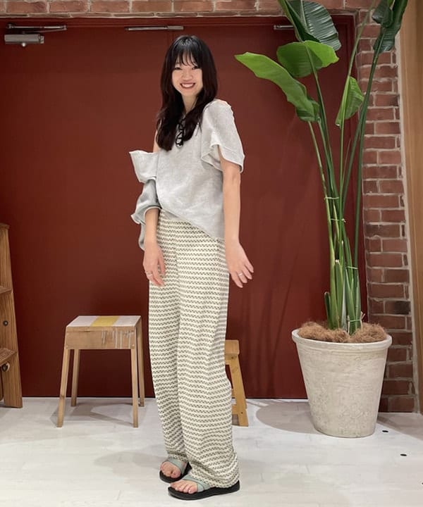 サカサイスズカさんの「BEAMS WOMEN｜Chaco × BEAMS BOY / 別注 Z CLOUD 24SS」を使ったコーディネート