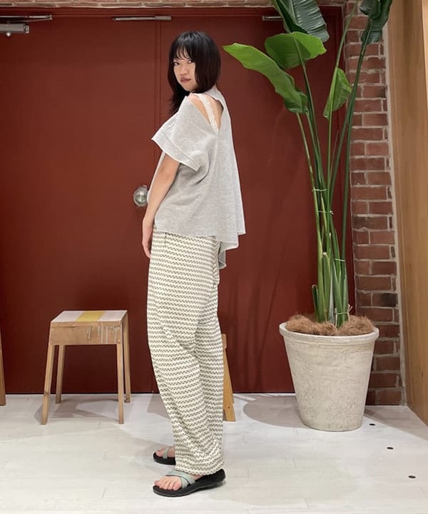サカサイスズカさんの「BEAMS WOMEN｜Chaco × BEAMS BOY / 別注 Z CLOUD 24SS」を使ったコーディネート