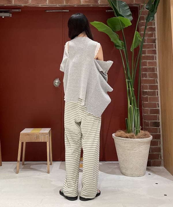 サカサイスズカさんの「BEAMS WOMEN｜Chaco × BEAMS BOY / 別注 Z CLOUD 24SS」を使ったコーディネート