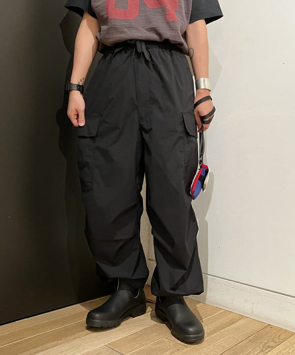 土田 達也さんの「BEAMS WOMEN｜エア ライト 折り畳み傘」を使ったコーディネート