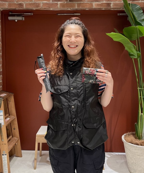 エノモト アミさんの「BEAMS WOMEN｜エア ライト 折り畳み傘」を使ったコーディネート