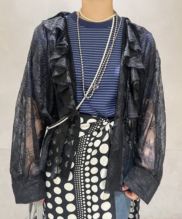 yokoyama shionさんの「BEAMS WOMEN｜BEAMS BOY / 樹脂 パール ロング ネックレス」を使ったコーディネート