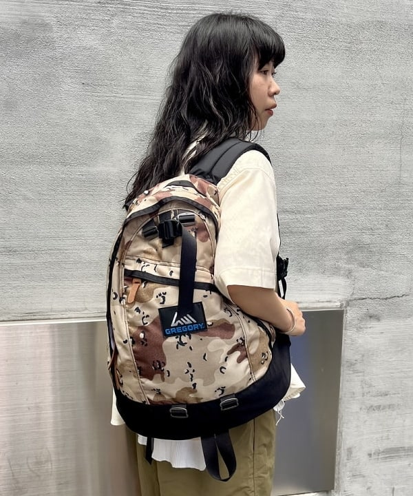 ミナミマリコさんの「BEAMS WOMEN｜GREGORY × BEAMS BOY / 別注 CHOCO CHIP CAMO NICE DAY」を使ったコーディネート