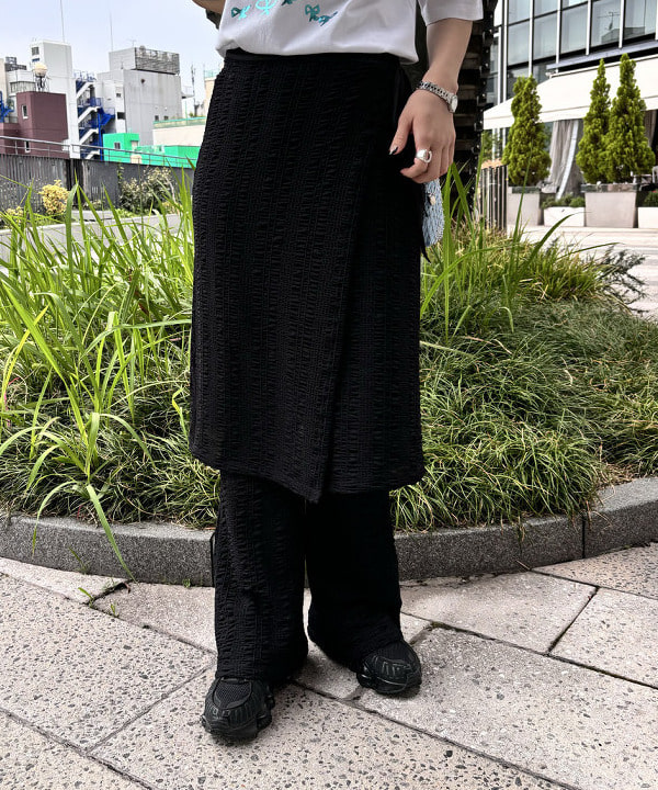 ちりこさんの「BEAMS WOMEN｜MIYAO &times; Ray BEAMS / 別注 NOUS SOMMES DES FLEURS Tシャツ」を使ったコーディネート