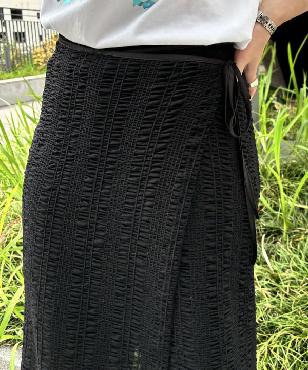 ちりこさんの「BEAMS WOMEN｜MIYAO &times; Ray BEAMS / 別注 NOUS SOMMES DES FLEURS Tシャツ」を使ったコーディネート