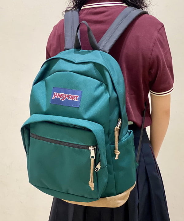 鈴木 悠里さんの「BEAMS WOMEN｜JANSPORT / Right Pack」を使ったコーディネート