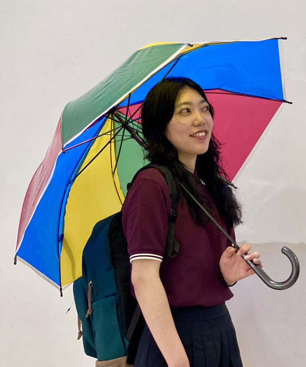 鈴木 悠里さんの「BEAMS WOMEN｜JANSPORT / Right Pack」を使ったコーディネート