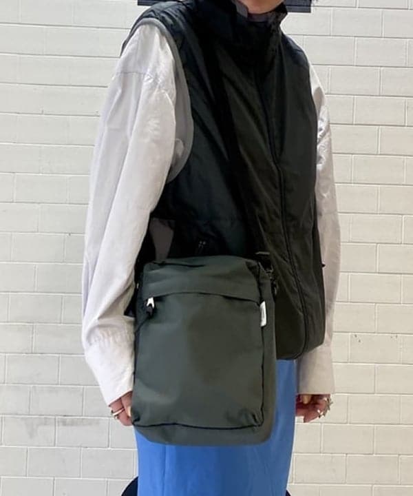 鈴木 悠里さんの「BEAMS WOMEN｜BEAMS / ダブルポケット ベスト」を使ったコーディネート