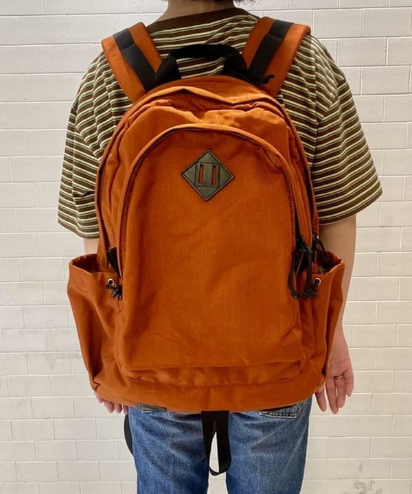 鈴木 悠里さんの「BEAMS WOMEN｜Day Pack 2 Compartments」を使ったコーディネート