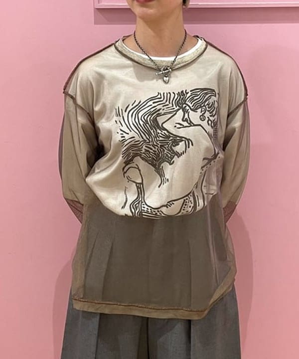 中江梨々香さんの「BEAMS WOMEN｜FARAH / Two Tuck Wide Shorts」を使ったコーディネート