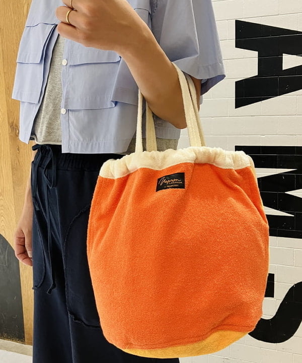 岡 弥生さんの「BEAMS WOMEN｜Ray BEAMS / ティアード クロップド シャツ」を使ったコーディネート