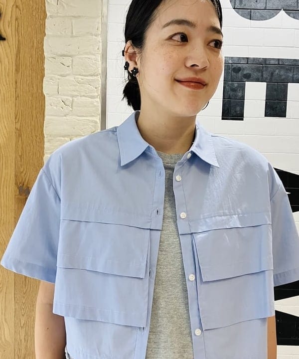 岡 弥生さんの「BEAMS WOMEN｜Ray BEAMS / ティアード クロップド シャツ」を使ったコーディネート