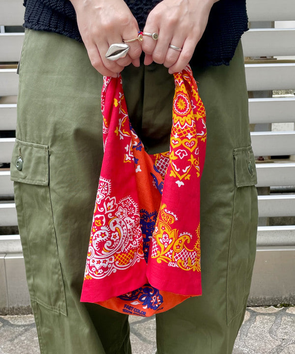 コウリキ　マミさんの「BEAMS WOMEN｜【別注】BUZZ RICKSON'S / ポプリン アーミーパンツ」を使ったコーディネート