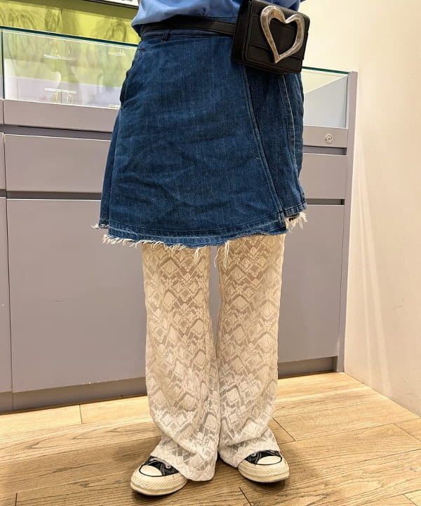 オカベ　アヤカさんの「BEAMS WOMEN｜NYC × GOOD ROCK SPEED × Ray BEAMS / 別注 NYC Tシャツ」を使ったコーディネート