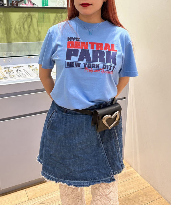 オカベ　アヤカさんの「BEAMS WOMEN｜NYC × GOOD ROCK SPEED × Ray BEAMS / 別注 NYC Tシャツ」を使ったコーディネート