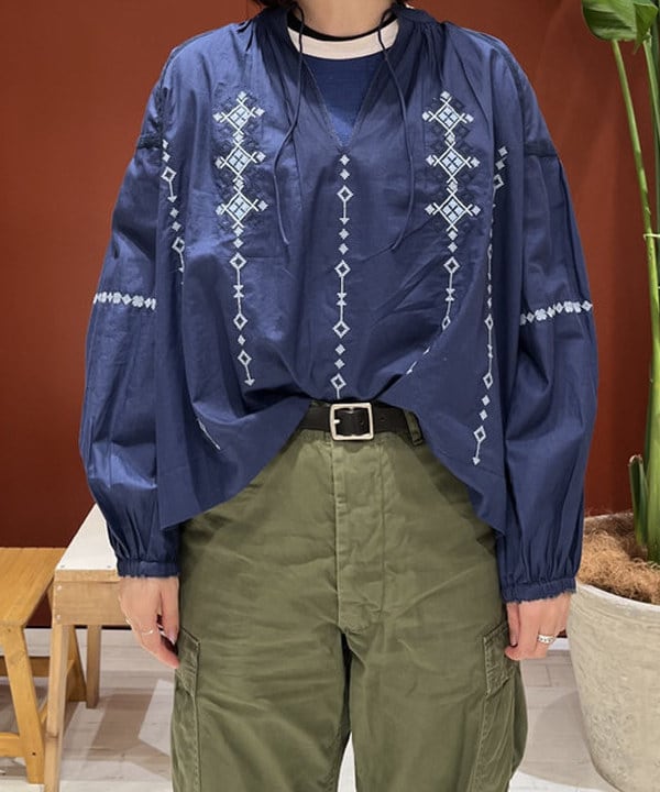 クロサワさんの「BEAMS WOMEN｜【別注】BUZZ RICKSON'S / ポプリン アーミーパンツ」を使ったコーディネート