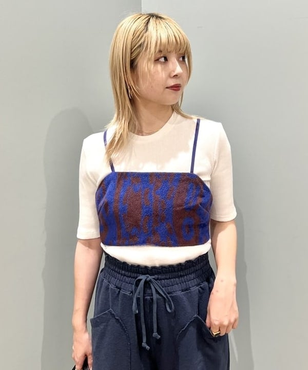 篠崎 香月さんの「BEAMS WOMEN｜スタイリスト佐藤佳菜子 × SLOANE × Demi-Luxe BEAMS / 別注 リブTシャツ」を使ったコーディネート