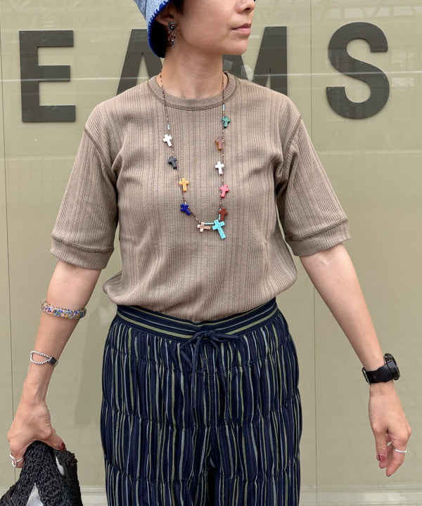 矢野(青木)優香さんの「BEAMS WOMEN｜BEAMS BOY / ランダム リブ クルーネック ショートスリーブ」を使ったコーディネート