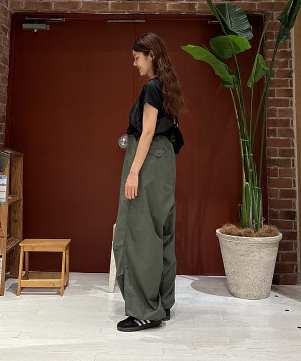 佐々木 南美さんの「BEAMS WOMEN｜Ray BEAMS / 箔 プリント リブ Tシャツ」を使ったコーディネート