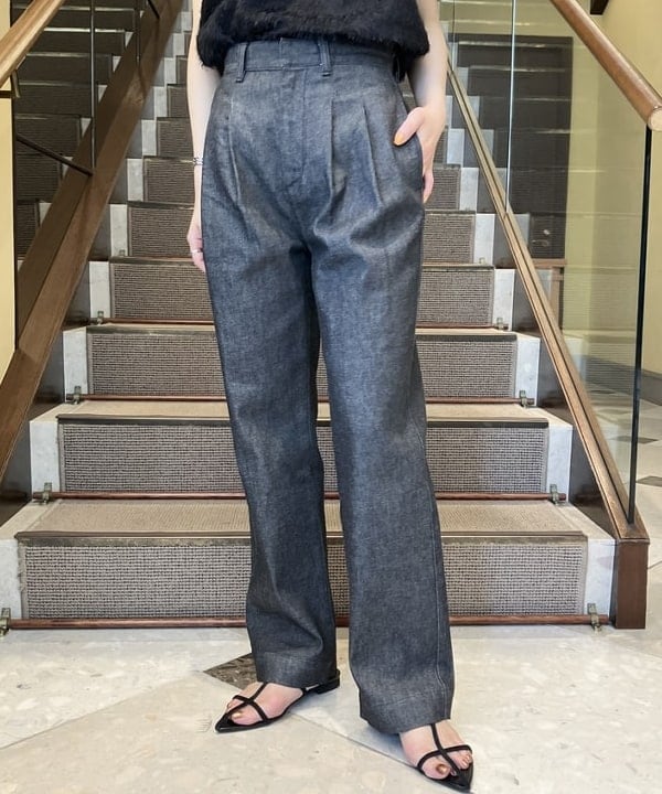 蒲原 捺美さんの「BEAMS WOMEN｜エディター坪田あさみ &times; woadblue &times; Demi-Luxe BEAMS / 別注 2タック デニムパンツ」を使ったコーディネート