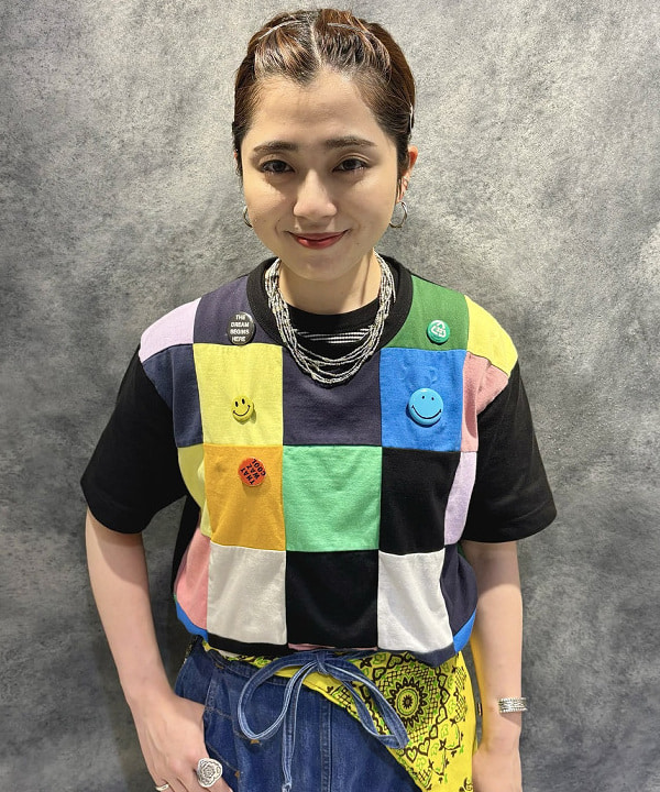 吉野 多恵さんの「BEAMS WOMEN｜SUGAR CANE Add Human Labor / PATCH WORK WORK  T-SHIRT」を使ったコーディネート