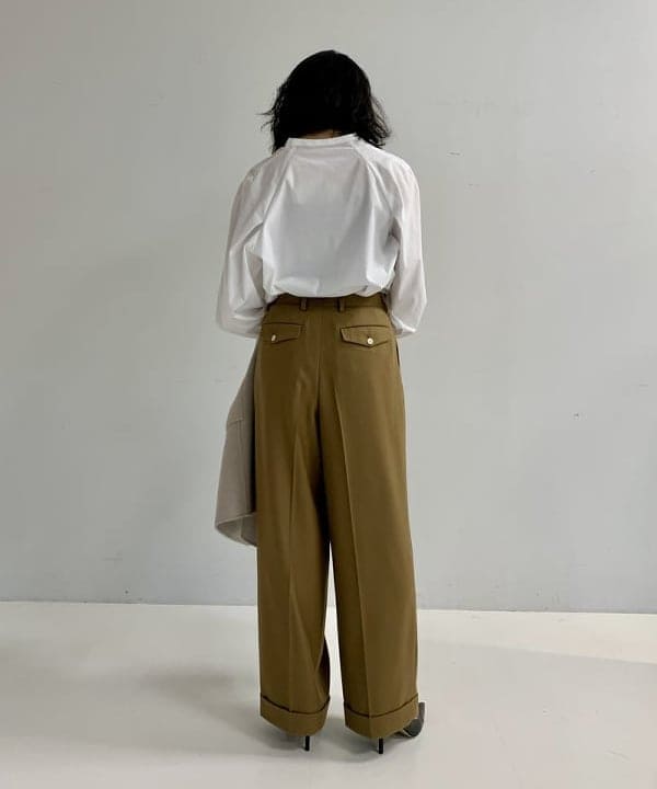 松元 晴佳さんの「BEAMS WOMEN｜ウール リバー ロングジレ」を使ったコーディネート