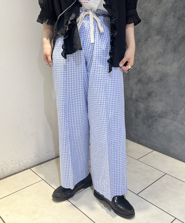 yokoyama shionさんの「BEAMS WOMEN｜ラインロゴ ショートスリーブ Tシャツ」を使ったコーディネート