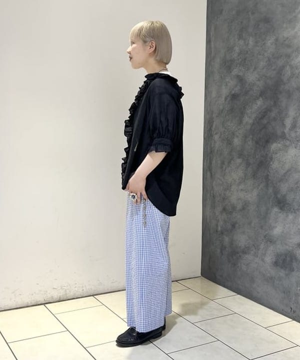 yokoyama shionさんの「BEAMS WOMEN｜ラインロゴ ショートスリーブ Tシャツ」を使ったコーディネート