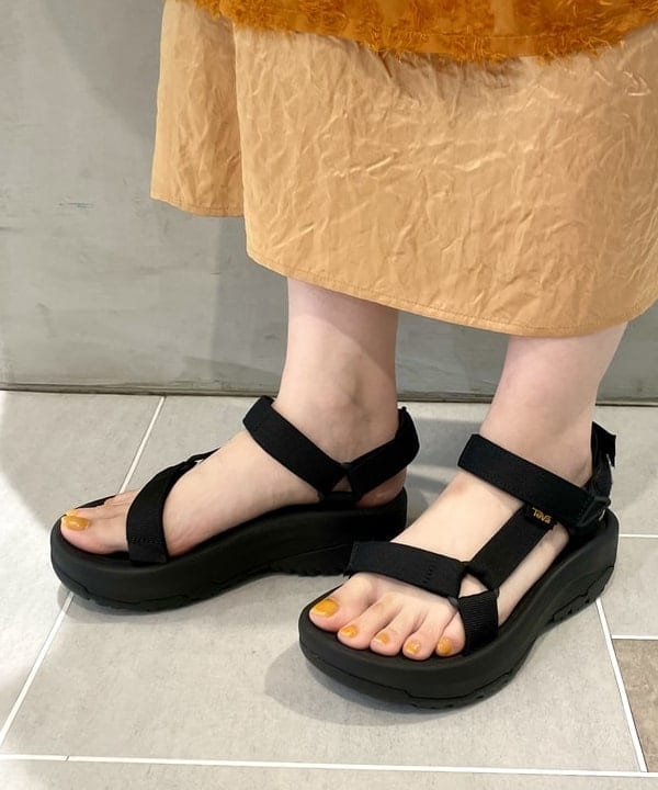 カタヤマ アヤさんの「BEAMS WOMEN｜TEVA / HURRICANE XLT2 AMPSOLE」を使ったコーディネート